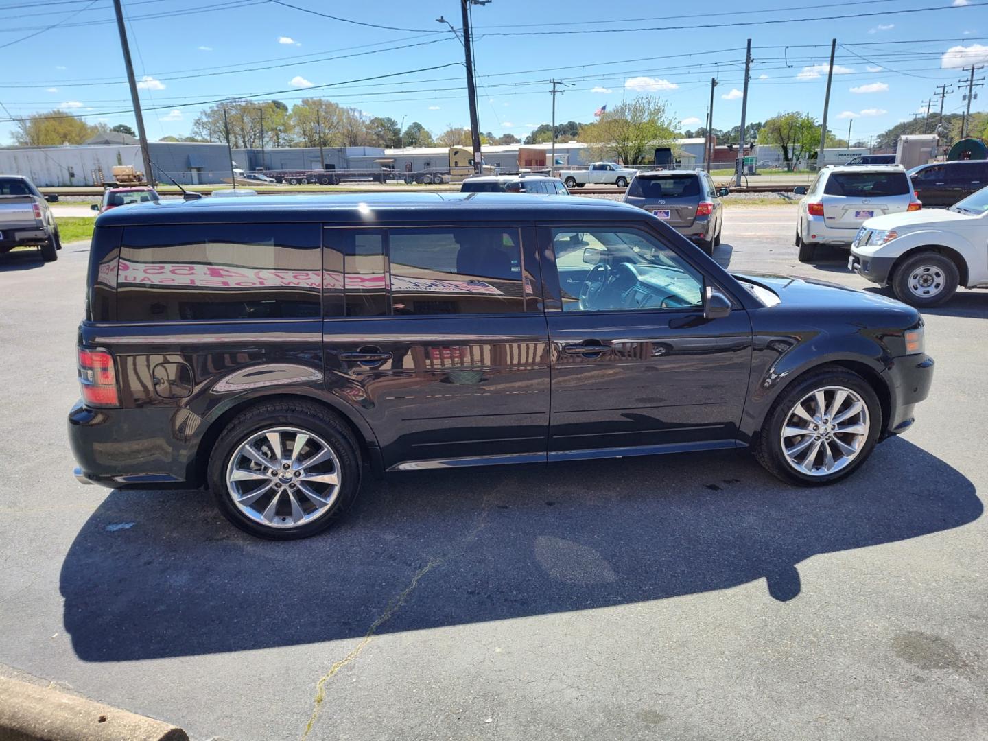 2011 Black Ford Flex (2FMHK6DT3BB) , located at 5700 Curlew Drive, Norfolk, VA, 23502, (757) 455-6330, 36.841885, -76.209412 - Photo#16